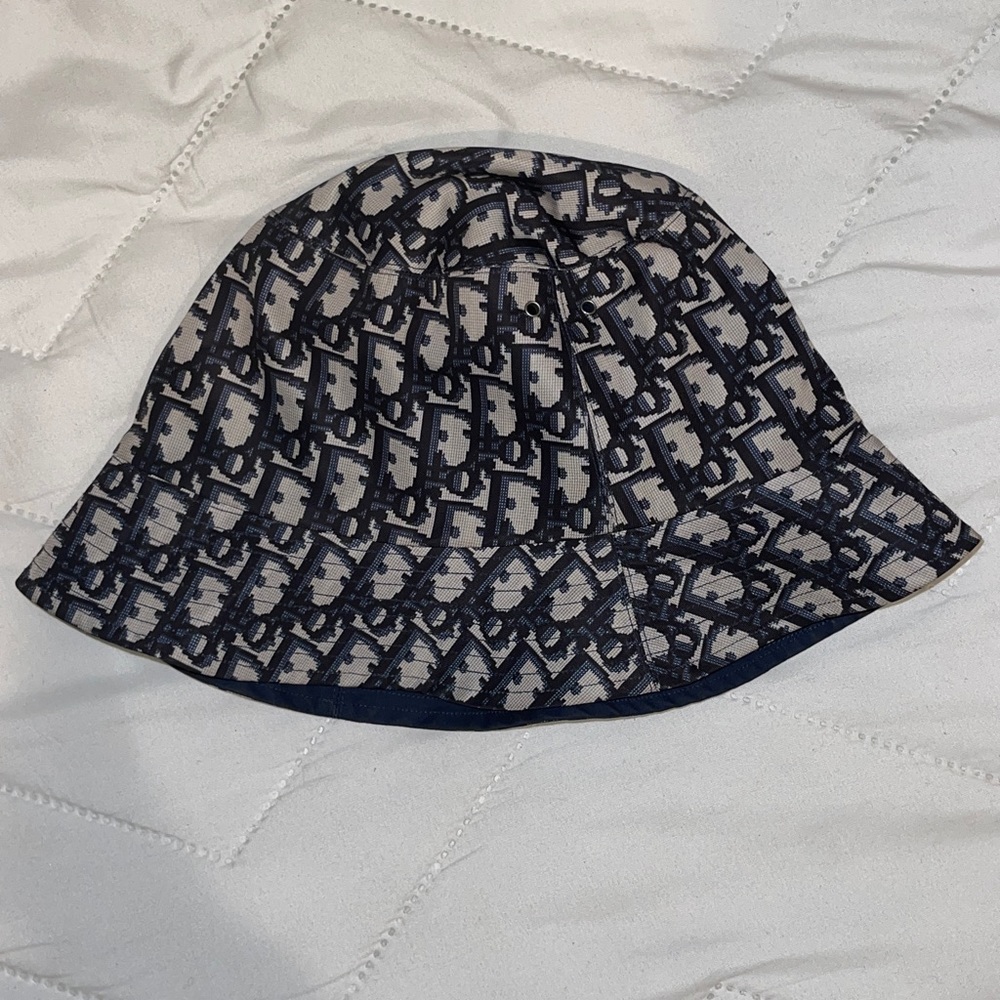 Dior bucket hat